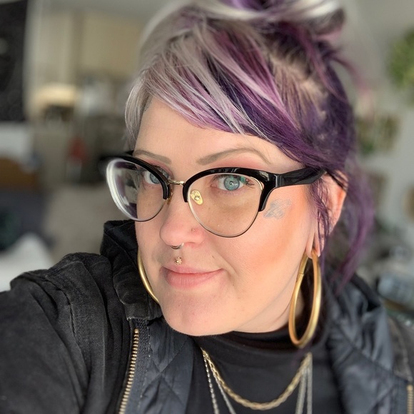 Meet your Posher, Katey - Picture 5 of 5